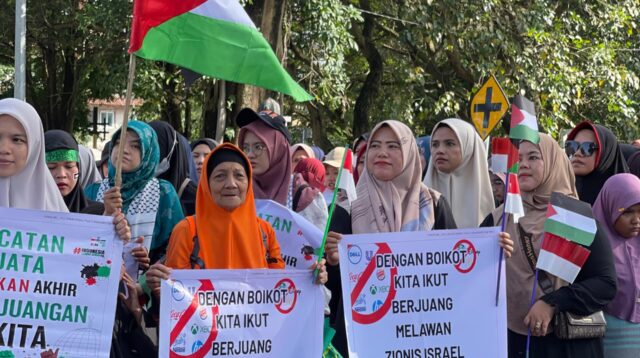 Solidaritas Hangat dari Medan: Ratusan Warga Sumut Bersuara Lantang Melawan Genosida di Palestina Solidaritas Hangat dari Medan: Ratusan Warga Sumut Bersuara Lantang Melawan Genosida di Palestina
