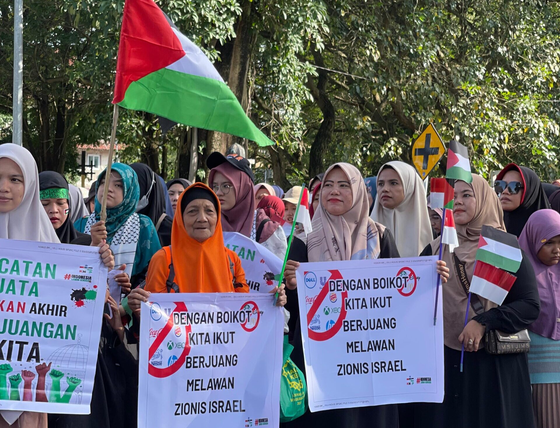 Solidaritas Hangat dari Medan: Ratusan Warga Sumut Bersuara Lantang Melawan Genosida di Palestina Solidaritas Hangat dari Medan: Ratusan Warga Sumut Bersuara Lantang Melawan Genosida di Palestina